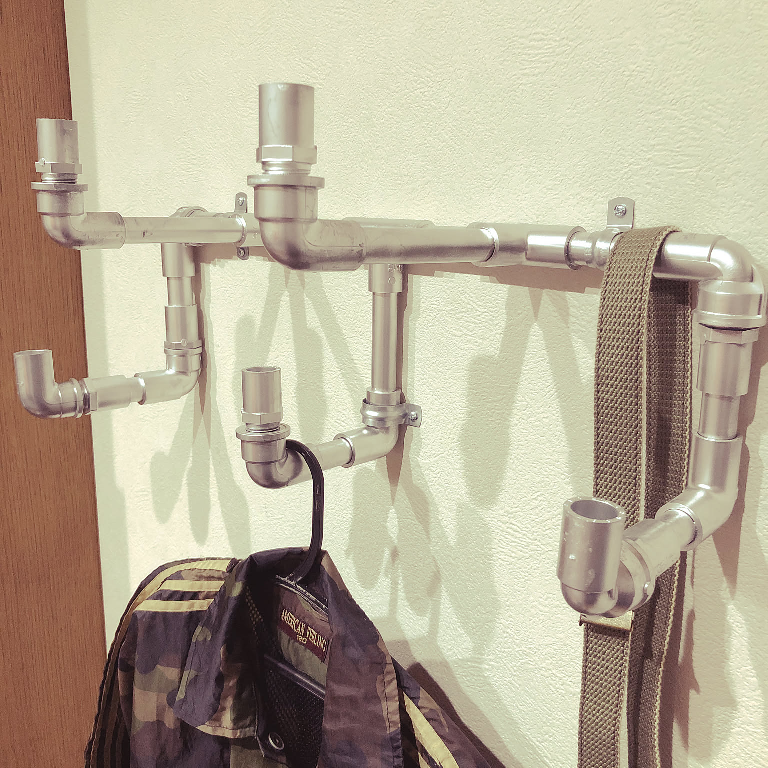 男前＆クールなスタイルに☆塩ビパイプをインテリアに取り入れる