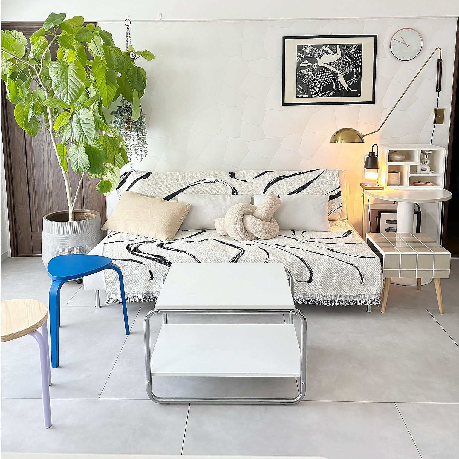 お手ごろ価格でモダンな雰囲気をプラス！IKEAのサイドテーブルカタログ