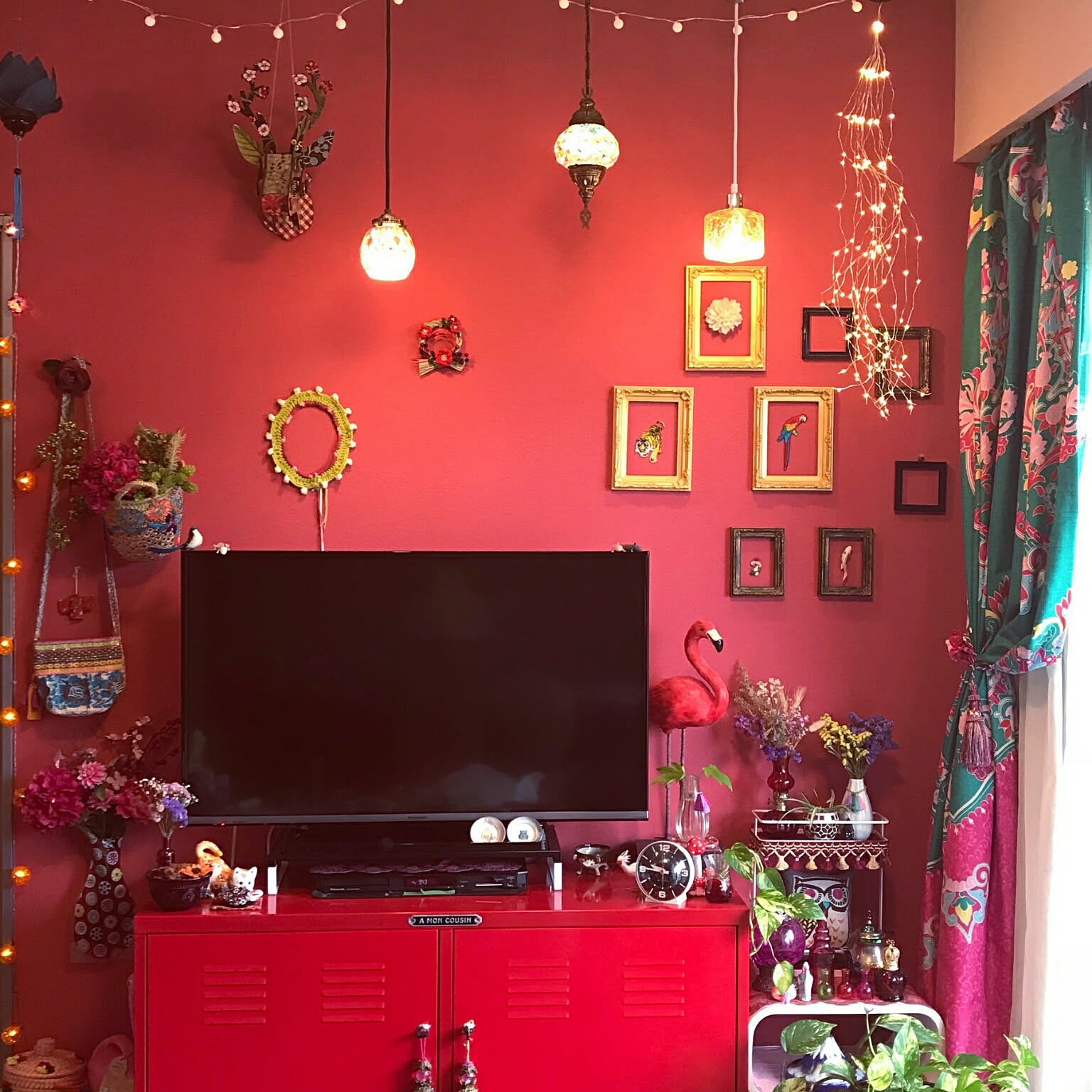 赤はエネルギッシュな色★赤を効果的に使ったお部屋