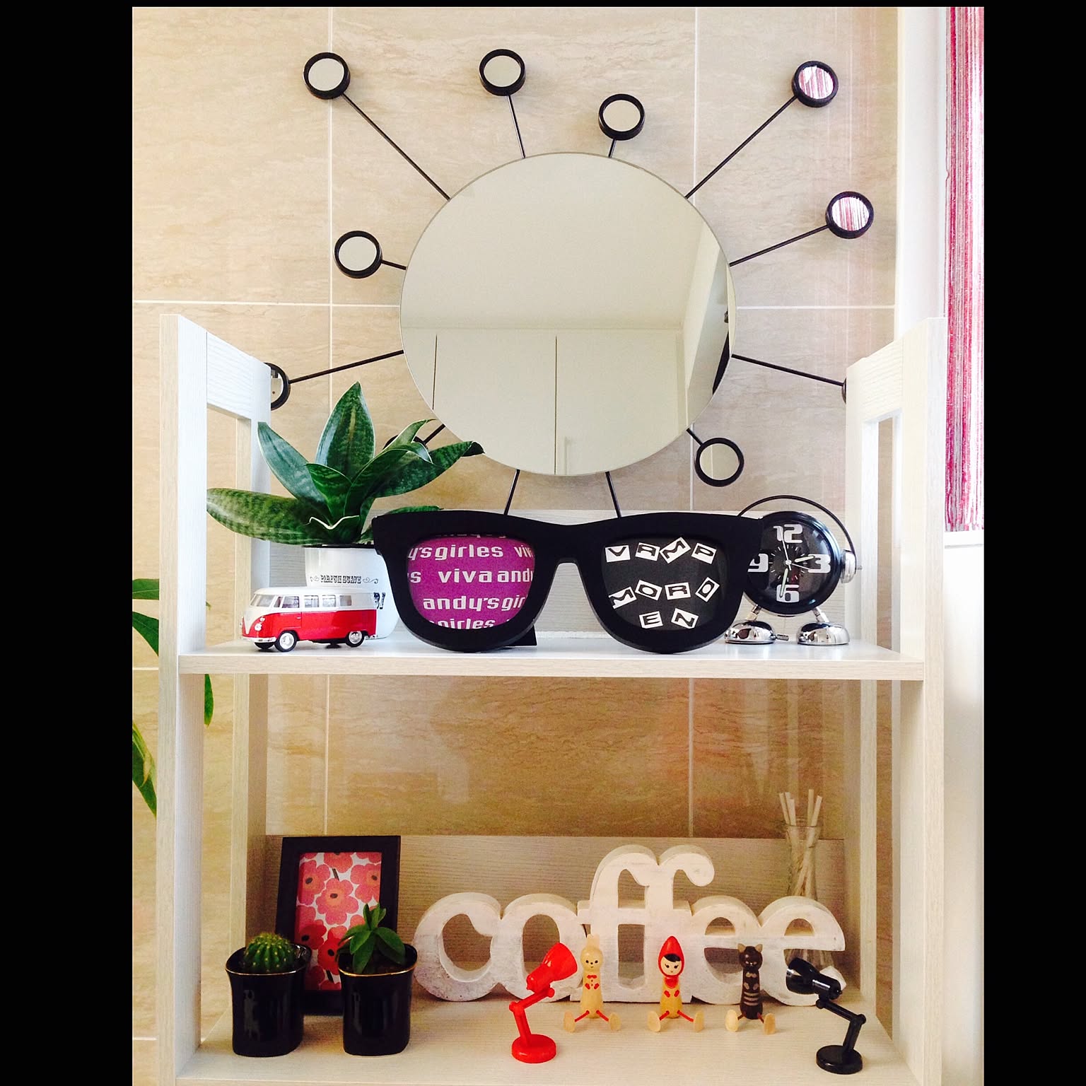 お部屋のアクセントに♡ニトリ・IKEAのミラーコレクション