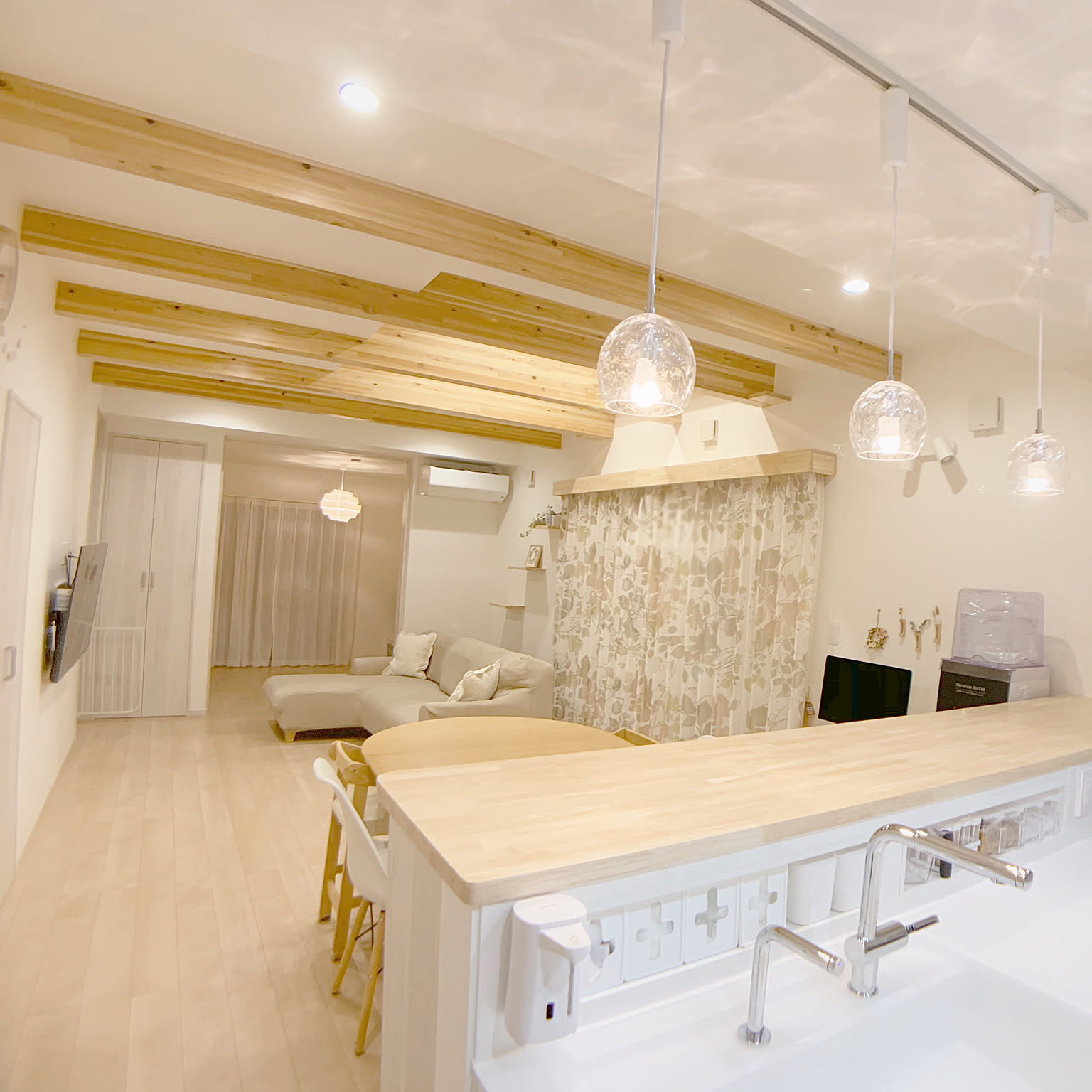 スッキリだけどくつろげる♡シンプルナチュラルなお部屋