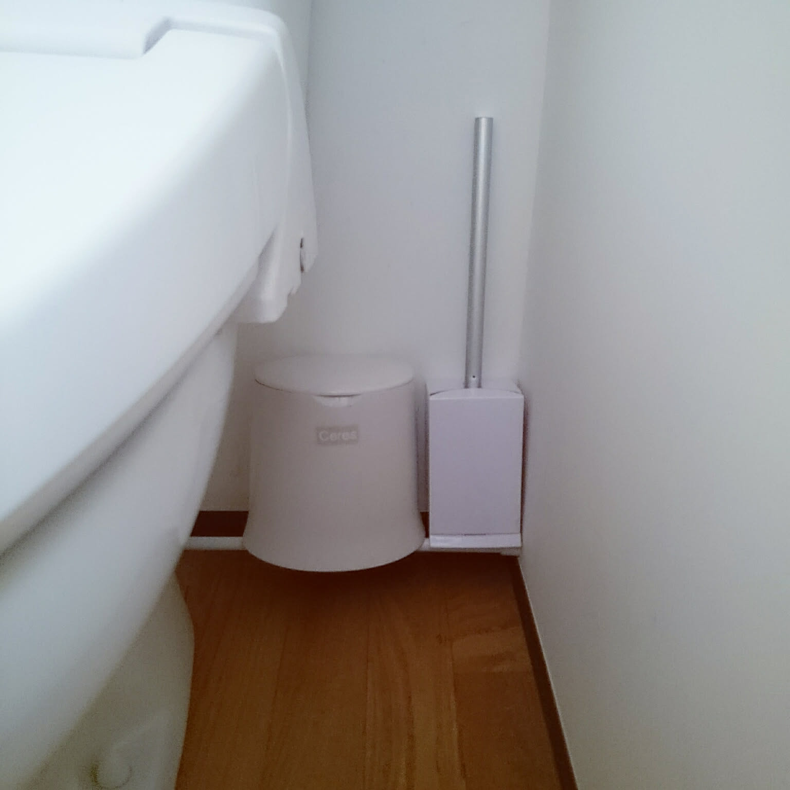 床掃除のイライラを解消♪トイレブラシの収納アイデア