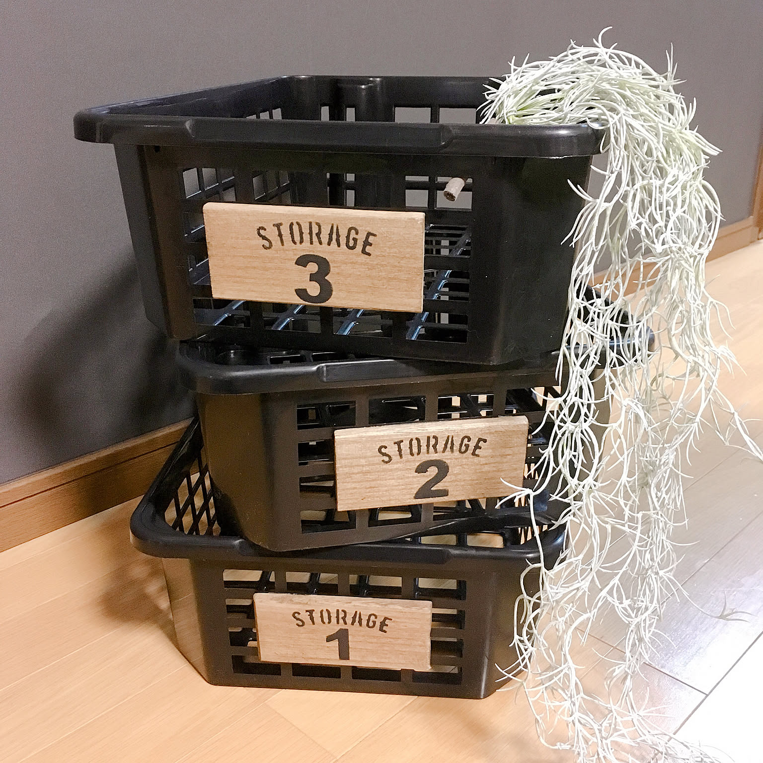 アイテムに定位置を♪100均のプラスチックかごで整理整頓