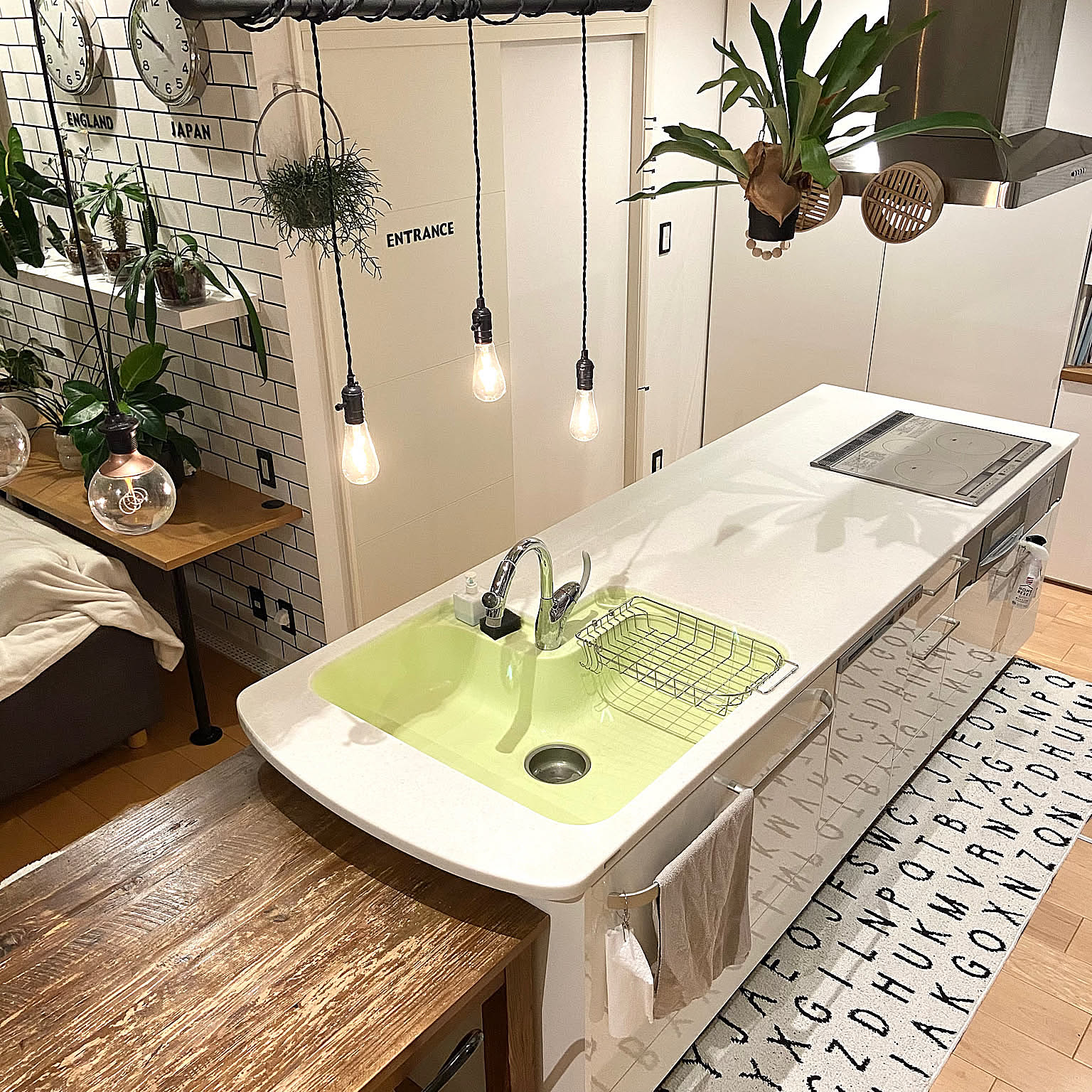 スムーズな動線で家事もはかどる♪開放感抜群なアイランドキッチンの実例6選