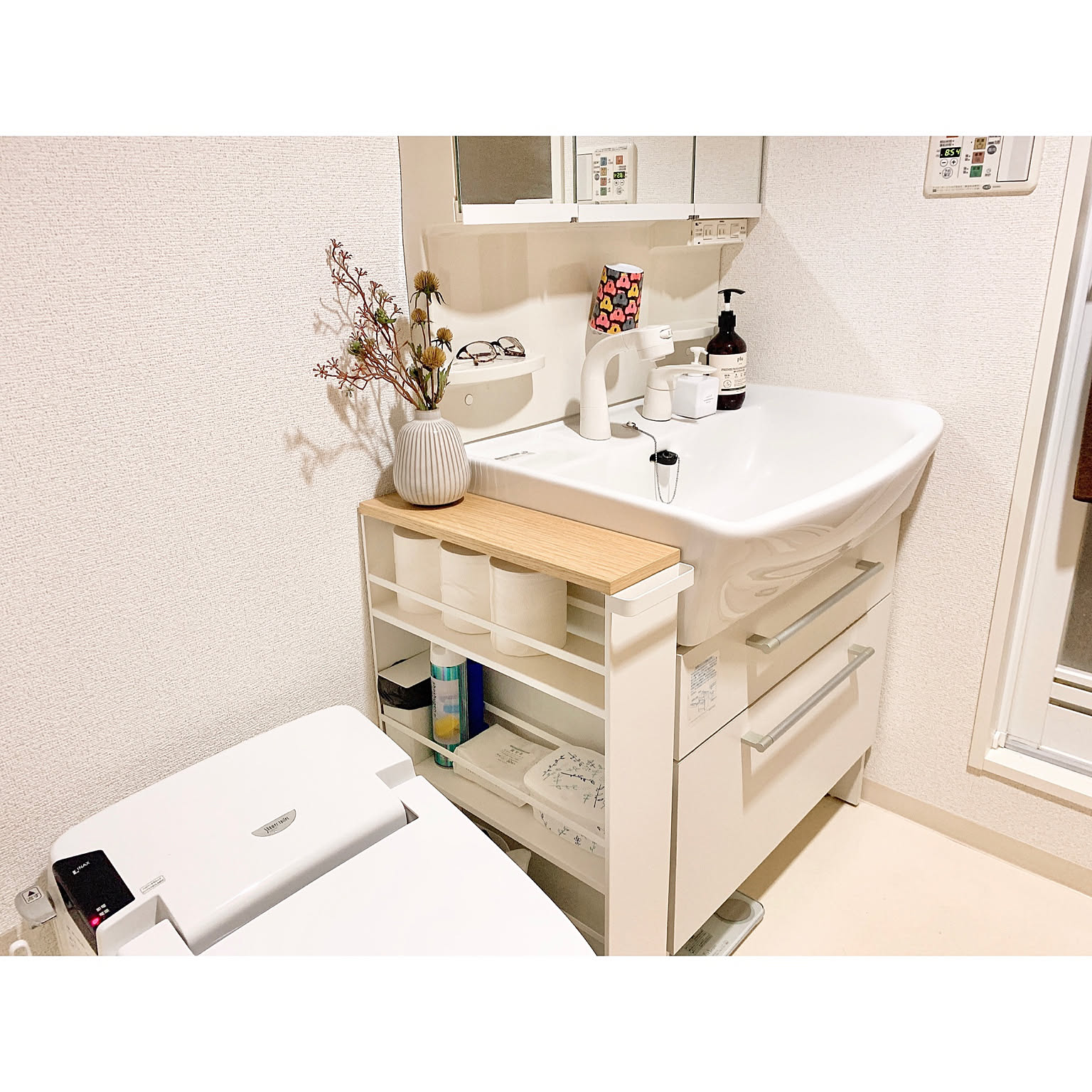 ちょっとしたスペースを有効活用☆スリムワゴンを使った収納実例