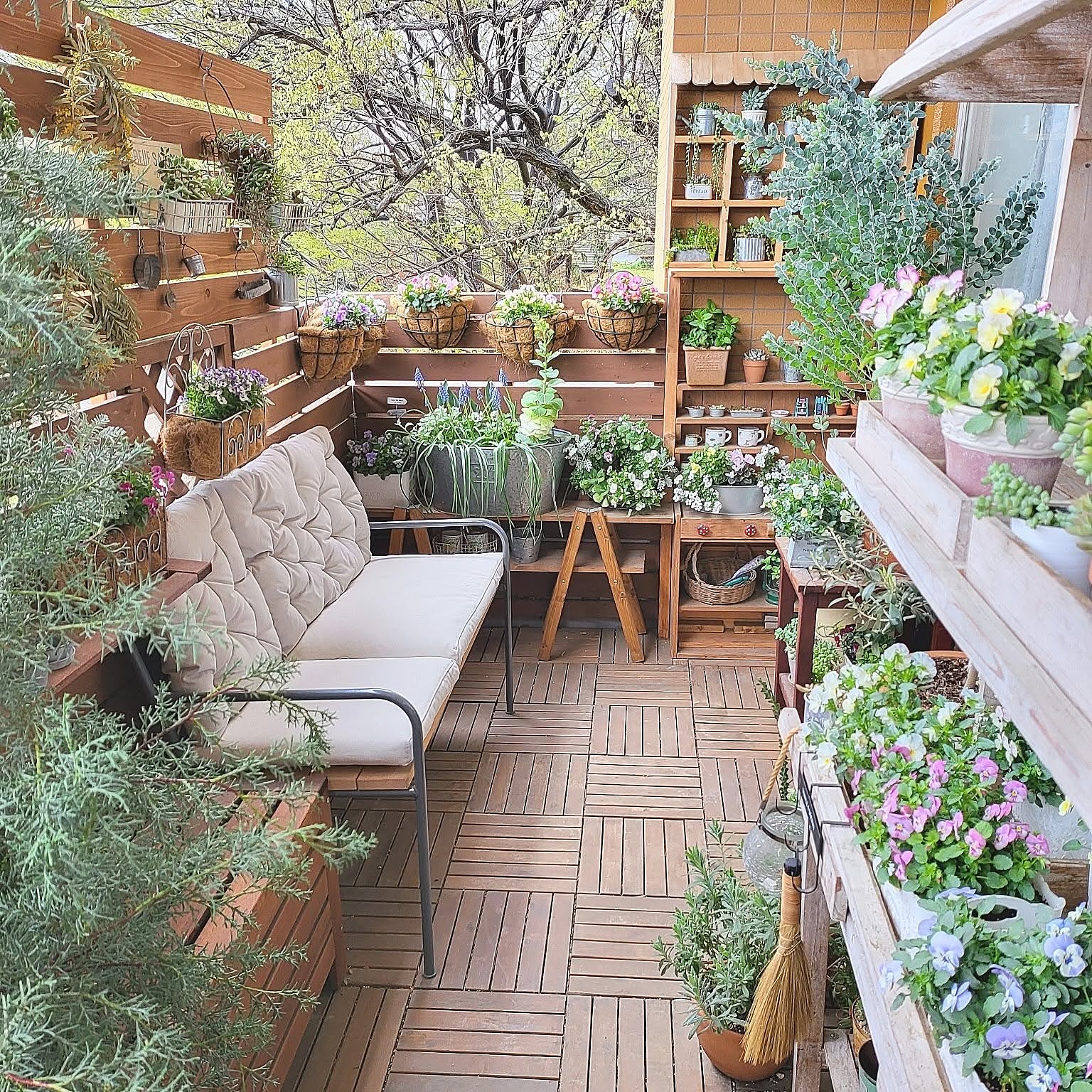 バルコニーやガーデンスペースをグレードアップしてくれる♡IKEAのフロアデッキ特集