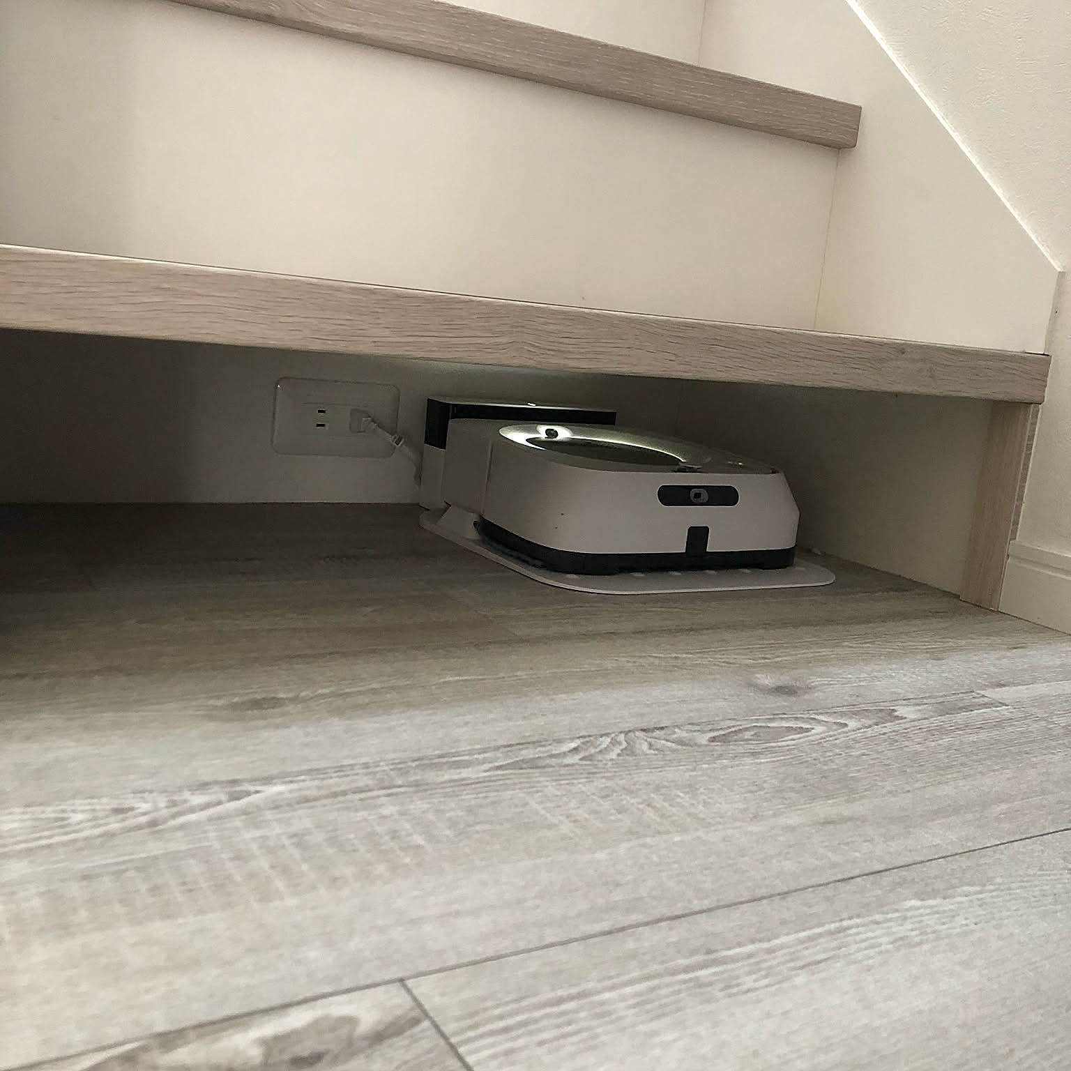 みんなどこに置いている？ロボット掃除機の置き場所と収納アイデア