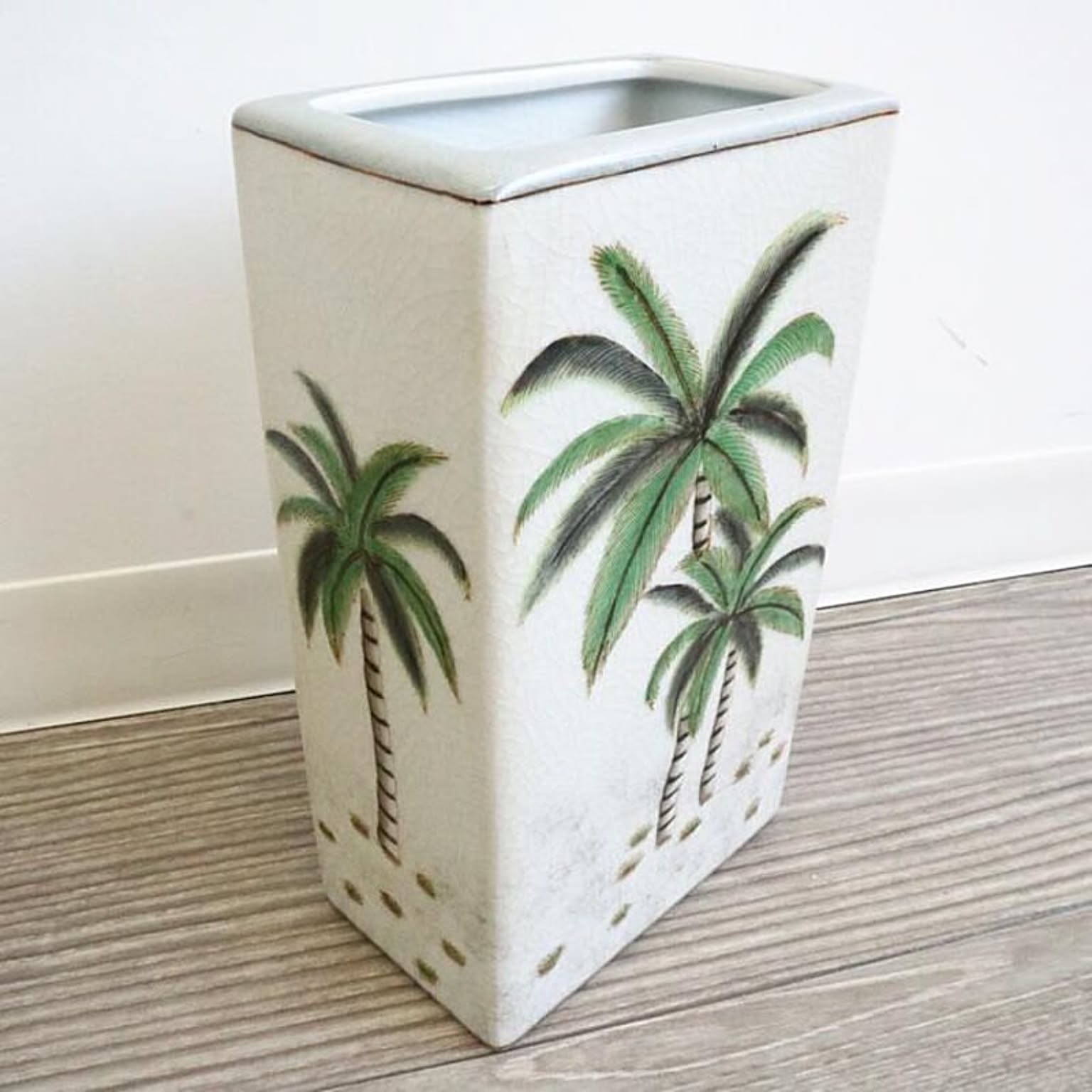 かわ畑貿易 花瓶 おしゃれ 陶磁器 かわいい 縦長 イラスト パームツリー 0901rta005 通販 Roomclipショッピング