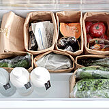 紙袋やケース使ってすっきり！野菜室の整理収納法