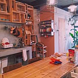 機能性も抜群!集めた食器やカトラリーを見せる収納術