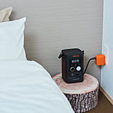 こういうのを探してた♪コンパクトなのに、スマホもPCもまとめて充電できるポータブル電源！