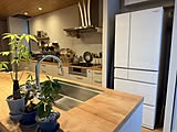「木の家具のように空間に溶け込み、空間をつなぐⅡ型キッチン」 by chimagoroさん
