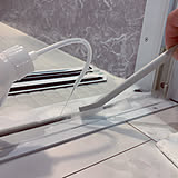 便利グッズを活用して掃除の手間がぐっと楽に♪サッシやレールの掃除アイデア6選