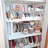 開けるたびうれしくなる!100均アイテムで叶える理想の食器収納
