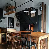 【写真でルームツアー】BLACK & WOODで統一されたアンティークショップのような空間。Atelier_tamakiさんのお家をご紹介!