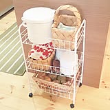 狭いキッチンでも大丈夫!食品ストックはワゴンにおまかせ♪