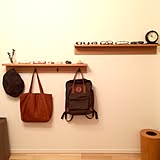 フックを使った壁面収納でお部屋スッキリ!