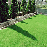 バルコニーやお庭の雰囲気が一気に明るくなる!人工芝DIYの実例集