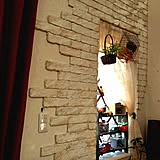 密かに人気急上昇!発泡スチロールでできちゃうDIYレンガ壁がすごい♪