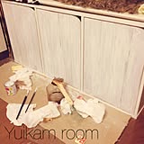 塗装で温かい木の質感を♪板張り扉風のカラーボックスリメイク by yuikamさん