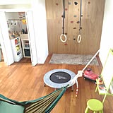 アスレチックにすべり台!室内で遊べるキッズスペースDIY