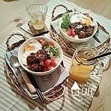 いつものごはんをステキな器に盛り付けて、カフェ気分を味わおう♪