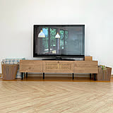 必要な物をスッキリと♪ダイソーのアイテムを使ったテレビ周りの収納