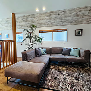 【写真でルームツアー】空間の使いこなし術が光る、くつろぎ空間。ballyさんのお家をご紹介！