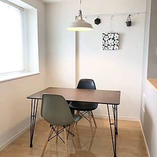 インテリアに合わせて選びたい♪ニトリ＆無印良品で見つけるテーブル