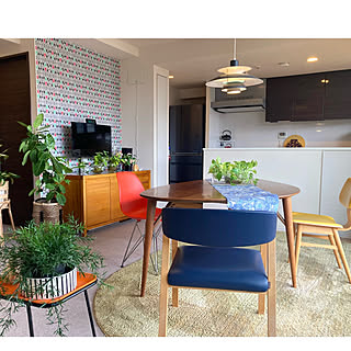 【写真でルームツアー】お気に入りアイテムでコーディネートを楽しむ空間。marukoさんのお家をご紹介！