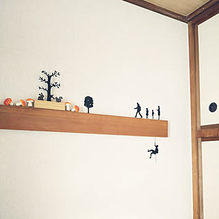 手軽にお部屋のアクセント！壁やアイテムを彩るセリアのウォールステッカー