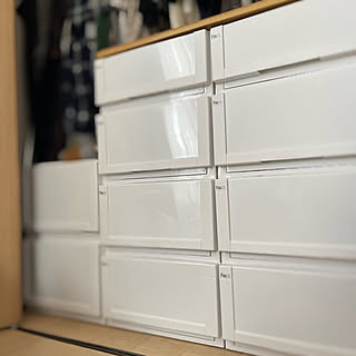 かさばる荷物をすっきり片付け☆収納力バッチリの衣装ケース