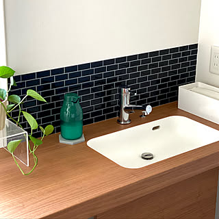 タイルシートやガラスフィルムが豊富♪DIYグッズは「remecle」におまかせ