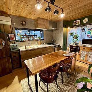 メリットを活かしたレイアウトで♪魅力あふれる壁付けキッチンのある暮らし