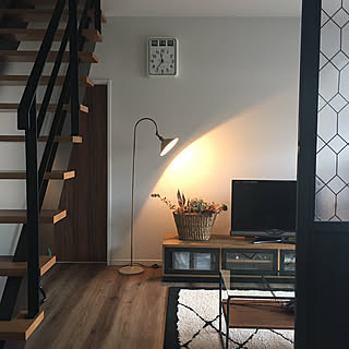 明かりで作るこだわりの空間！フロアライトがあるお部屋