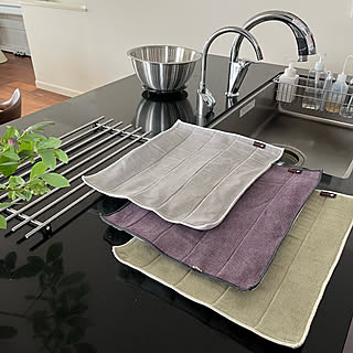 しっかり乾かせてコンパクトにしまえる♪おすすめの水切りマット