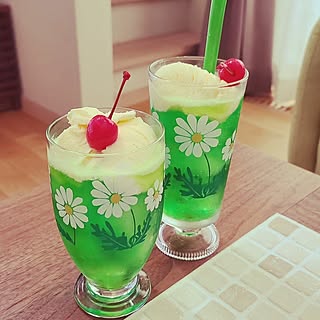 懐かしい雰囲気を食卓にプラス☆アデリアレトロのガラスアイテム