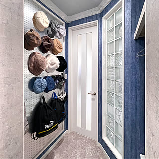 3つのパターンでスッキリ片付く！個性が光る帽子の収納実例