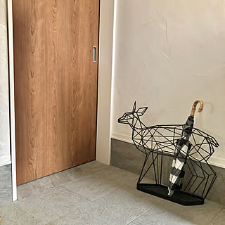 雨の日も猛暑の日も玄関はストレスフリー！すっきり整う傘の収納アイデア