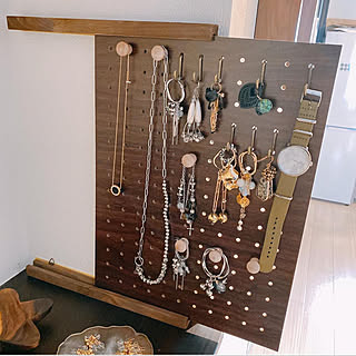 「ウォールバー×デザインボードでつくる、スライド式壁面収納」 by pippiさん