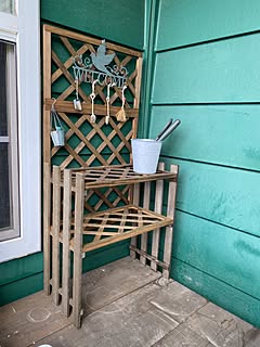 「ガーデニング用のナチュラルな飾り棚を簡単につくる方法」 by necomuraさん