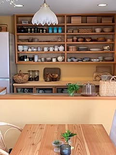 「見せる力と収納力に作業性、どれも頼もしい木の温もりいっぱいのキッチン」 by hirorobinさん