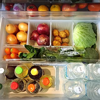 ジャングルになりやすい野菜室を仕分けてスッキリ収納！