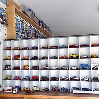 収納からお部屋の飾りまで☆ダイソーのカラーボード活用術