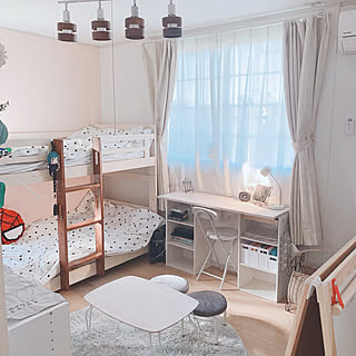 限られたスペースを上手に使って、快適な子ども部屋に整えたい！ユーザーさん宅の6畳子ども部屋をご紹介