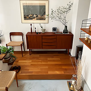 程よい抜け感が心地よい！落ち着いた大人っぽい玄関のディスプレイ