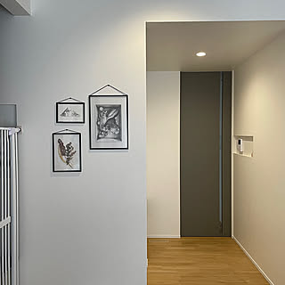 「超ミニマルだから可能性が膨らむ！アクリル板と木枠のフレーム」 by chovyさん