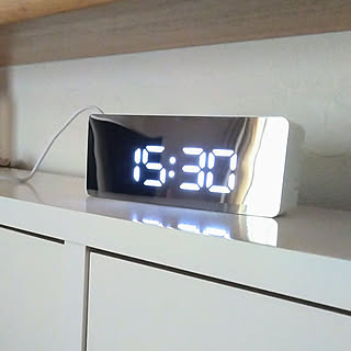 プチプラでここまで!?お部屋に置きたくなるダイソーの時計