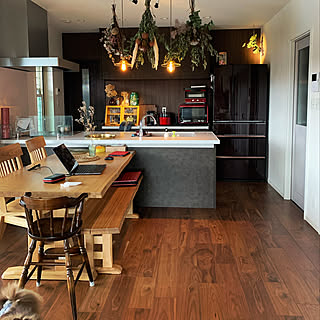 「オールド感のあるインテリアと借景を味わう、カバードポーチのある家」 by momoさん