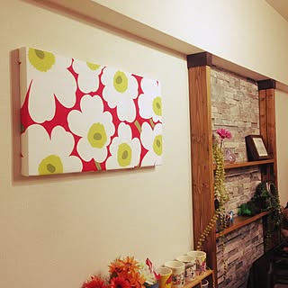 北欧発!絵画より気軽♪「ファブリックボード」の飾られているお部屋